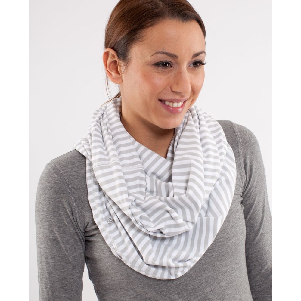Lululemon Vinyasa Scarf Womens OS Grey White Striped Rulu Infinity Wrap Scarf